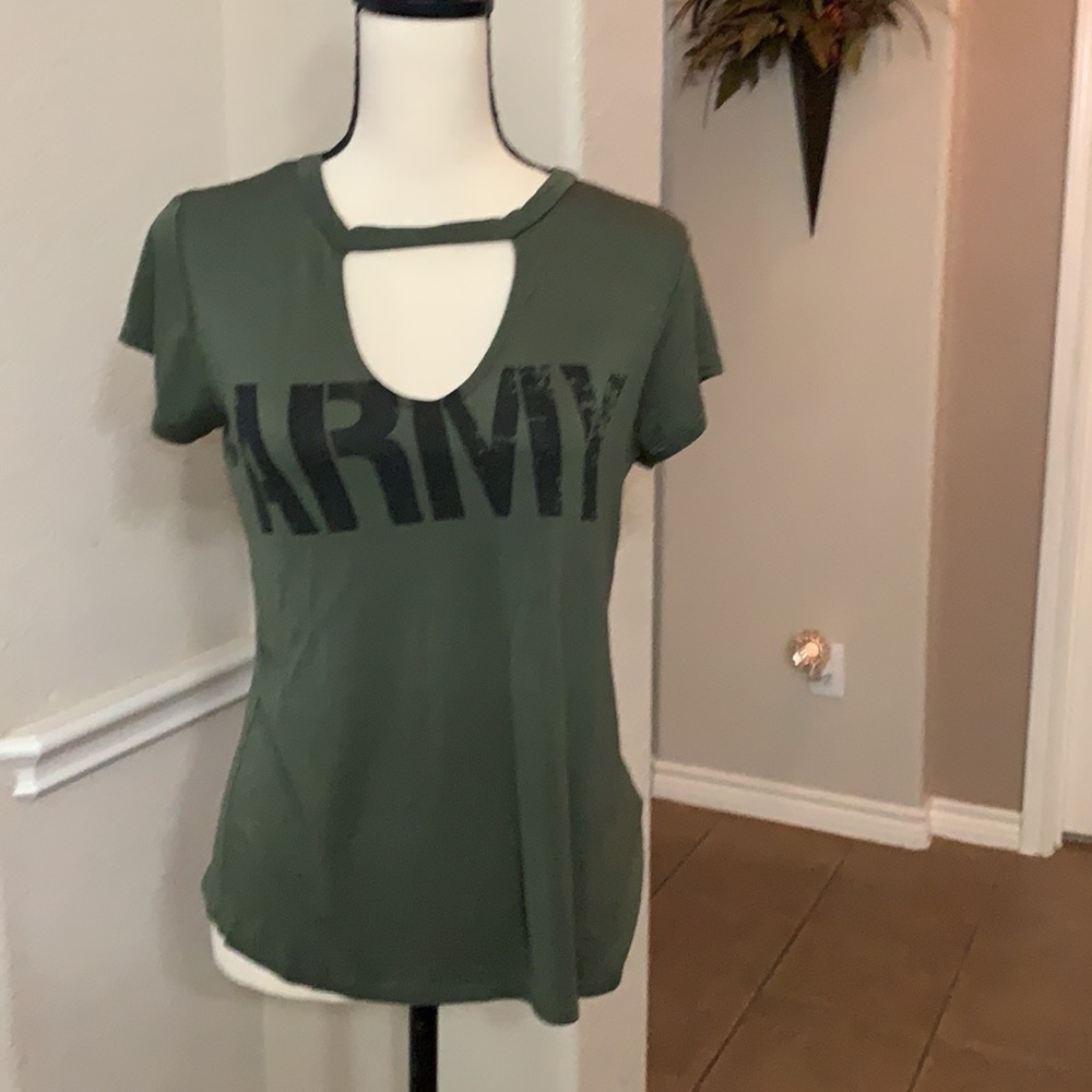 Occasion army green baby tee t-shirt Size L